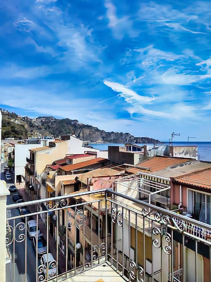 Etnapartment 4 *